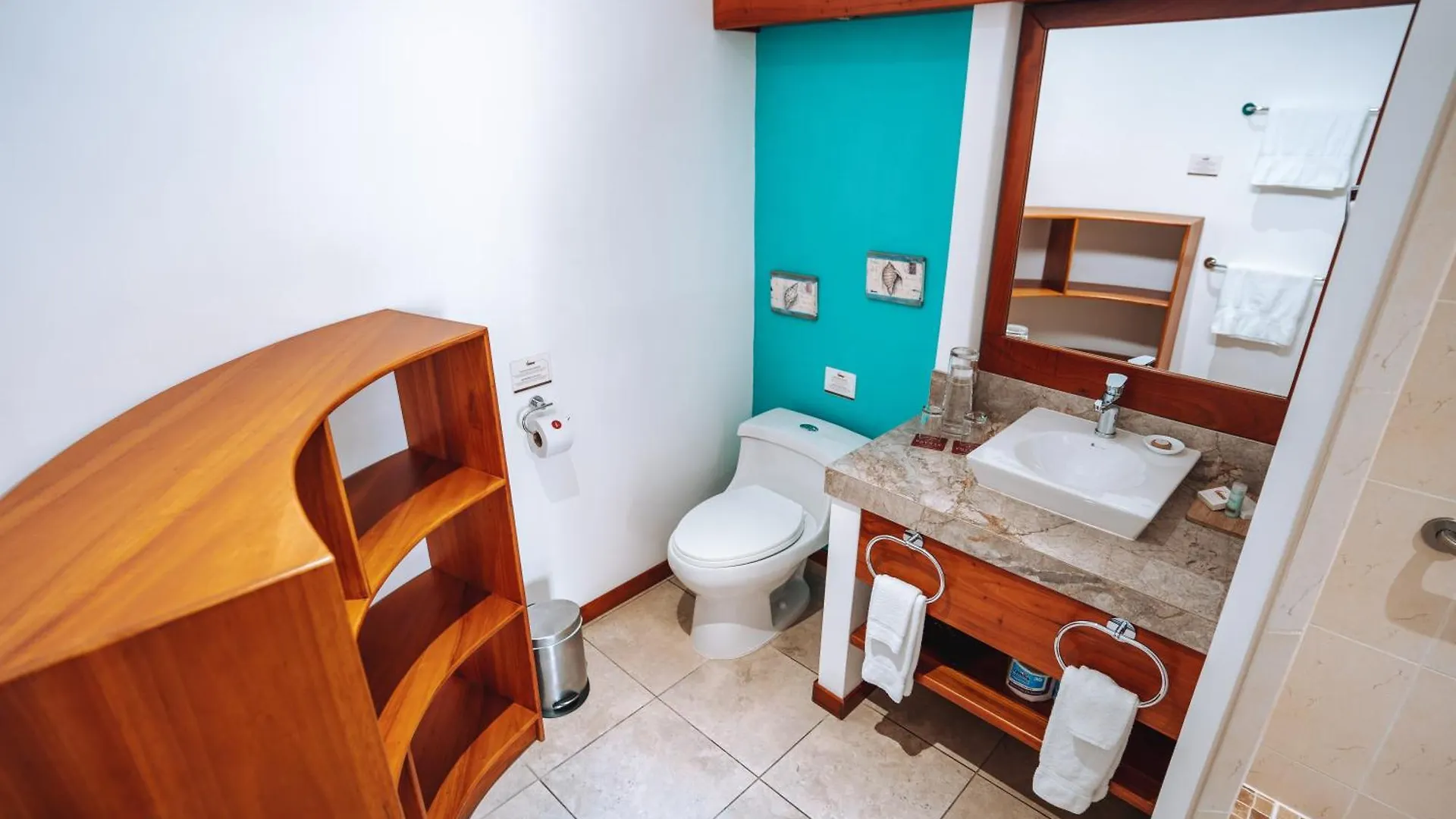 Hotel Cucuve Puerto Ayora