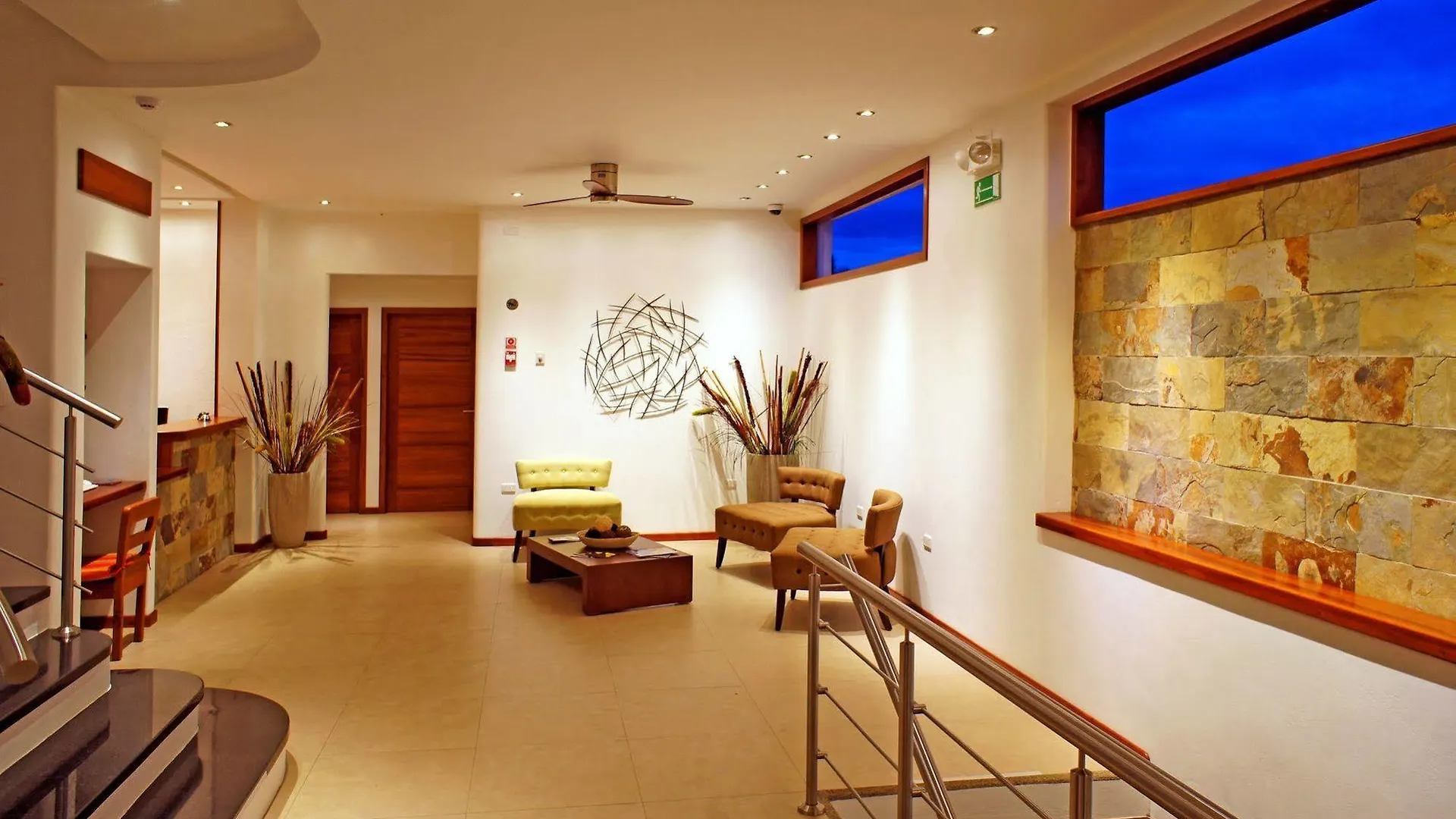 ****  Hotel Cucuve Puerto Ayora  Ecuador