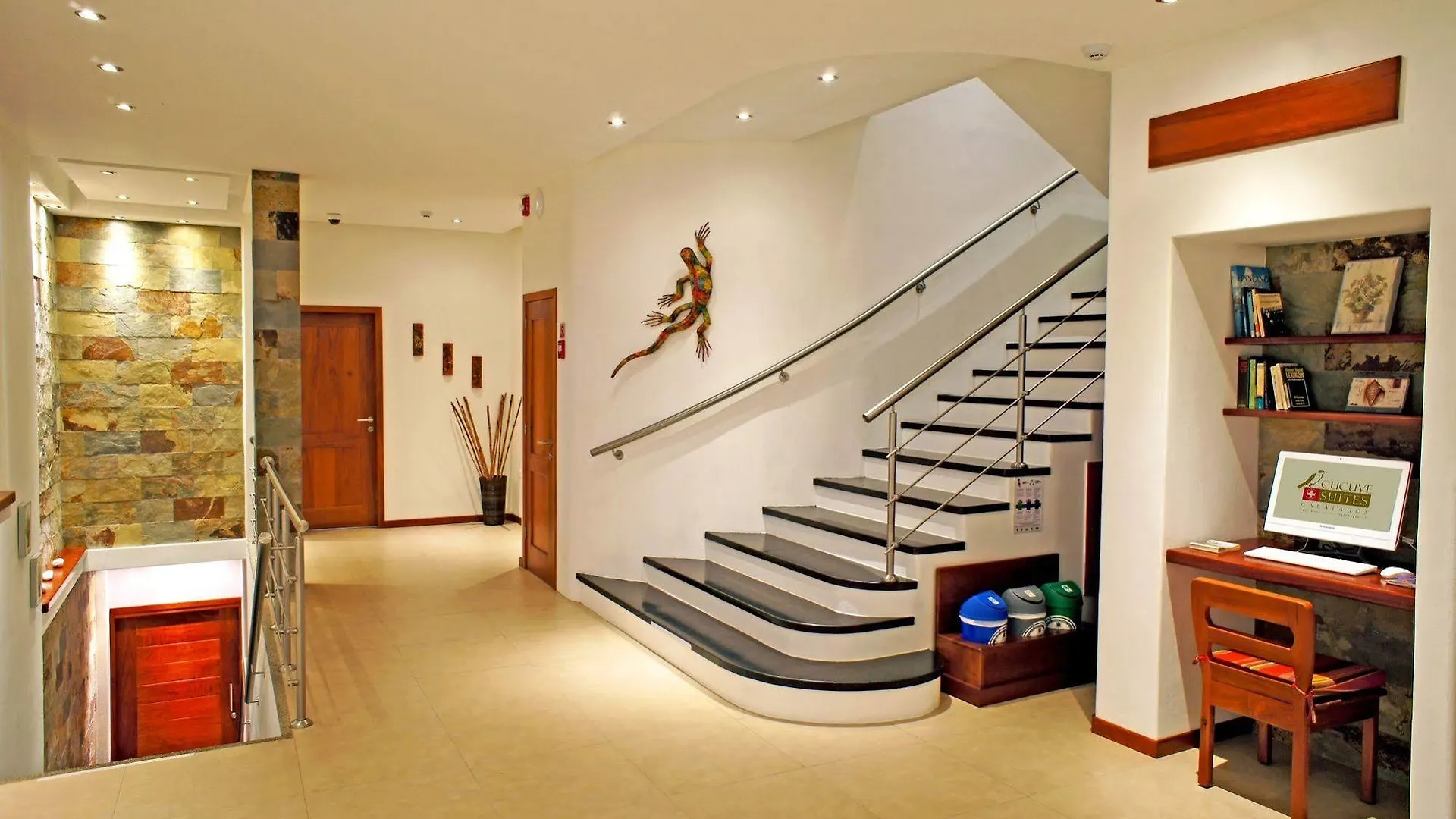 Hotel Cucuve Puerto Ayora