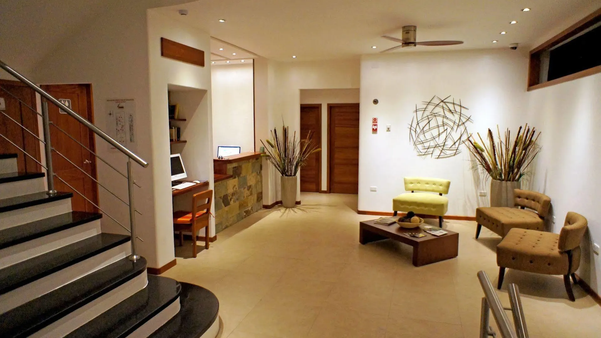 פורטו איורה Hotel Cucuve 4*, פורטו איורה אקוודור